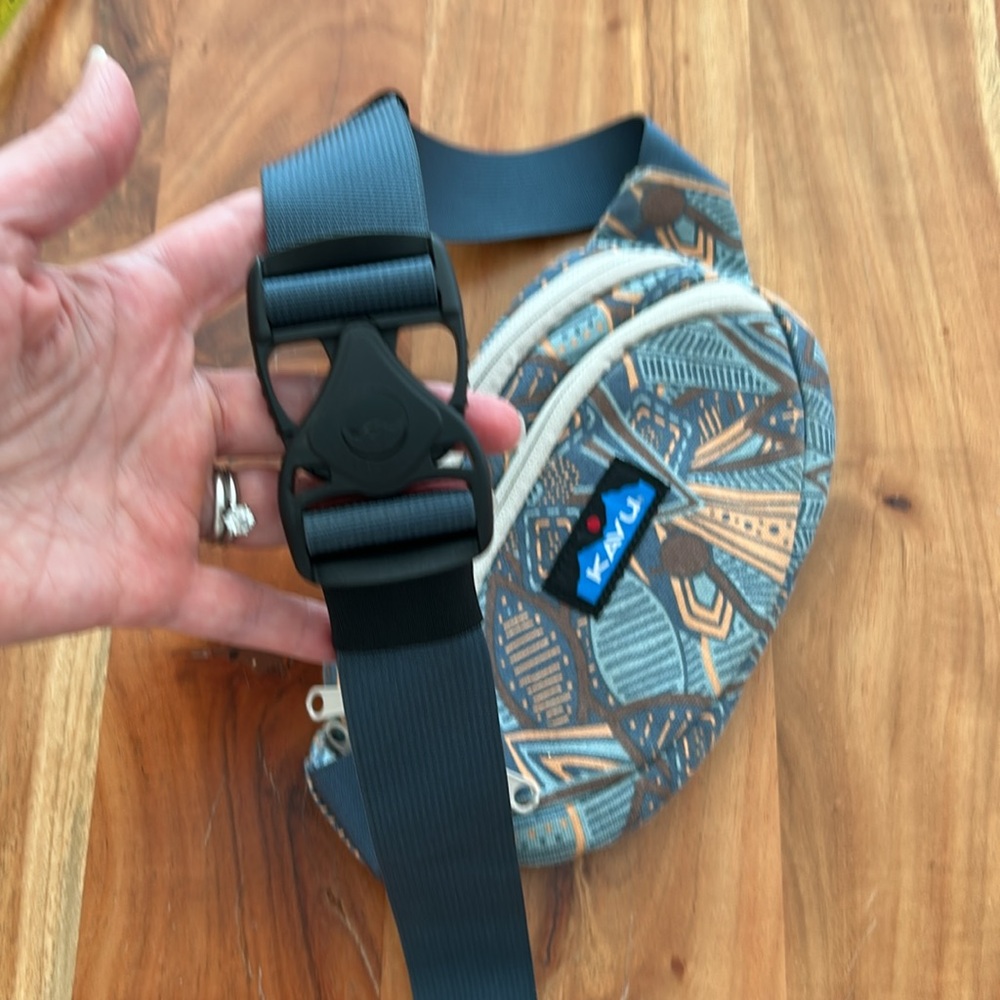 KAVU Geometric ClothBelt Bag Fanny Pack- Blue and Tan - Picture 4 of 7